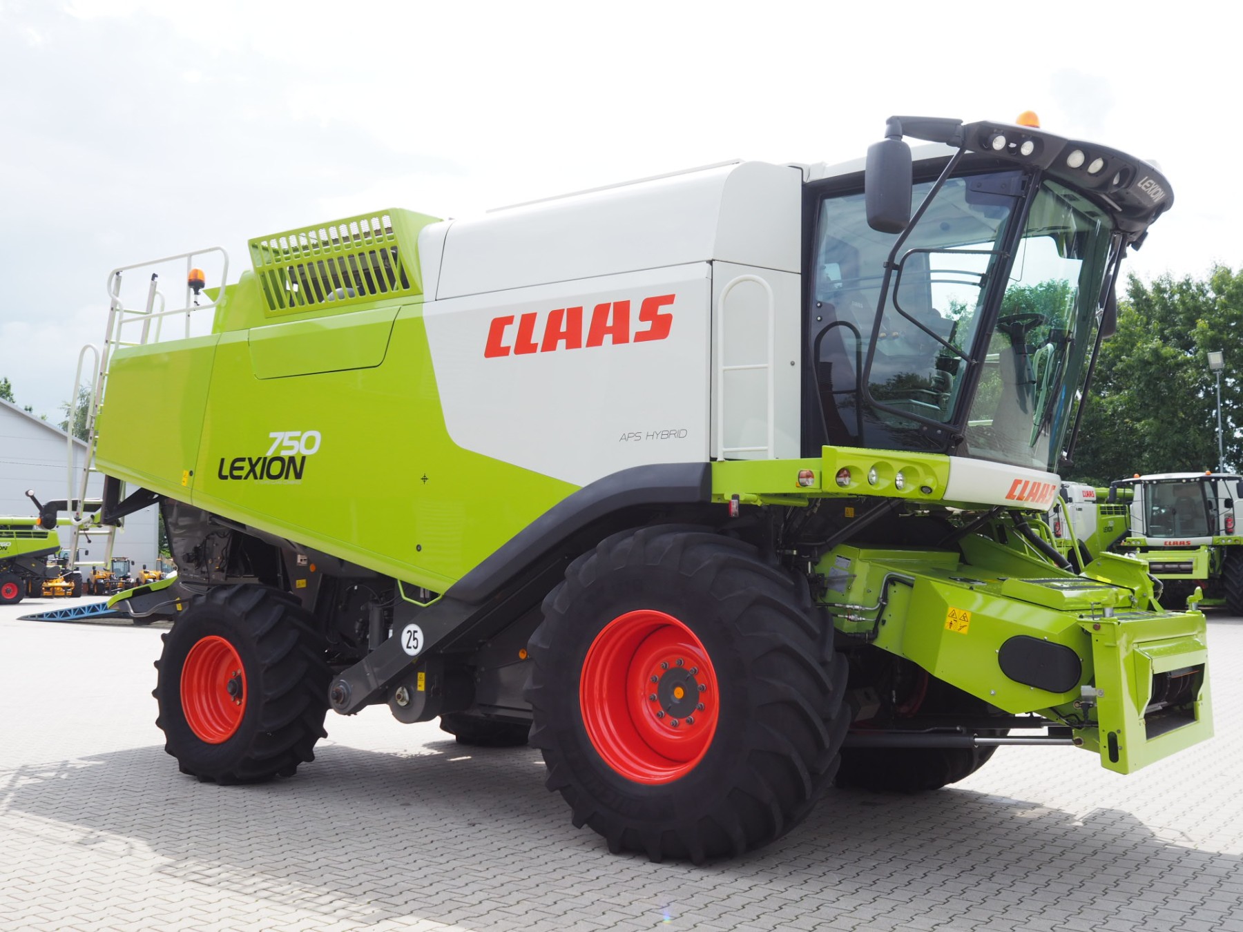 CLAAS Lexion 750 + V750
