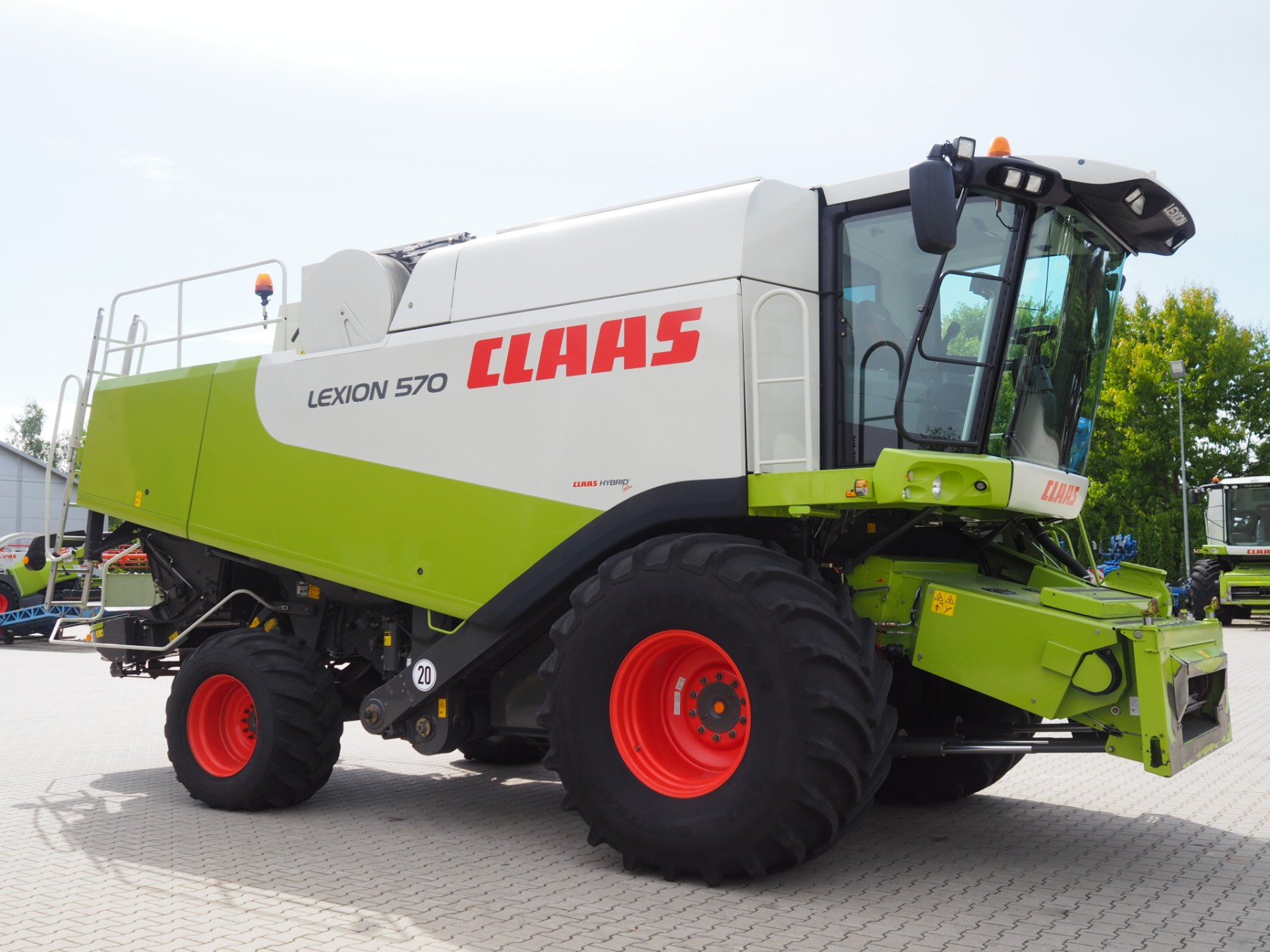 CLAAS Lexion 570 4WD  + V750