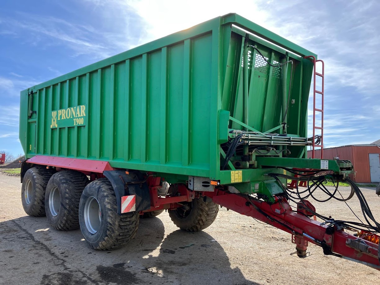 Pronar T 900