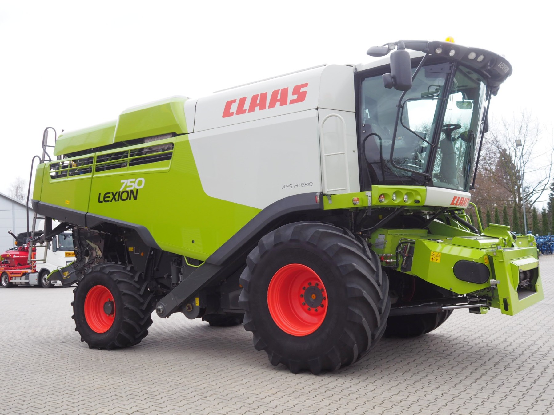CLAAS Lexion 750 + V770