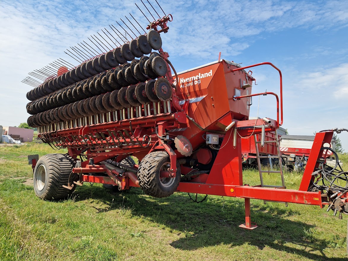 Kverneland DG 12000